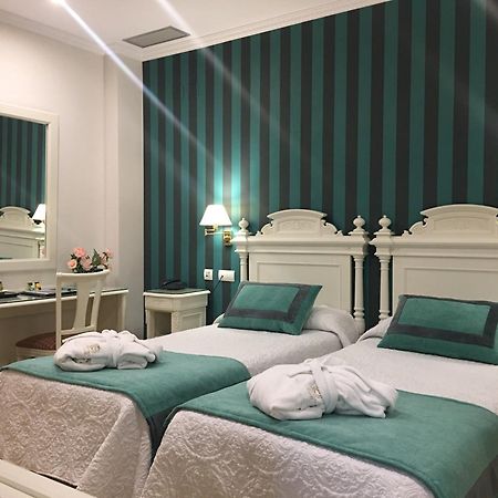 Adriano Boutique Sevilla Luaran gambar