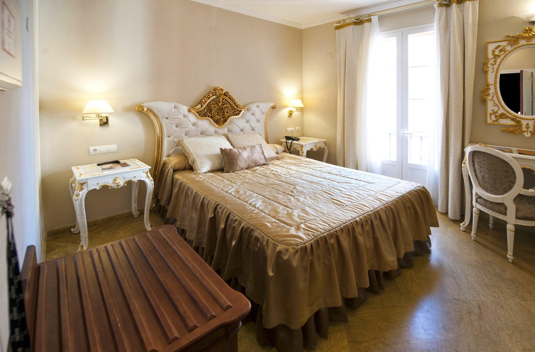 Adriano Boutique Sevilla Luaran gambar