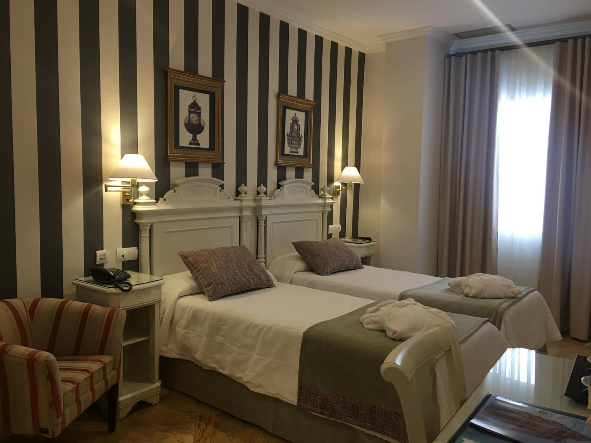 Adriano Boutique Sevilla Luaran gambar