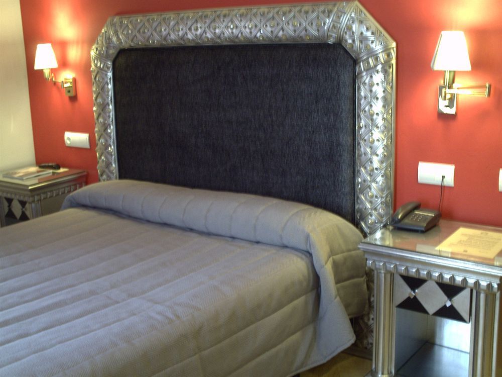 Adriano Boutique Sevilla Luaran gambar